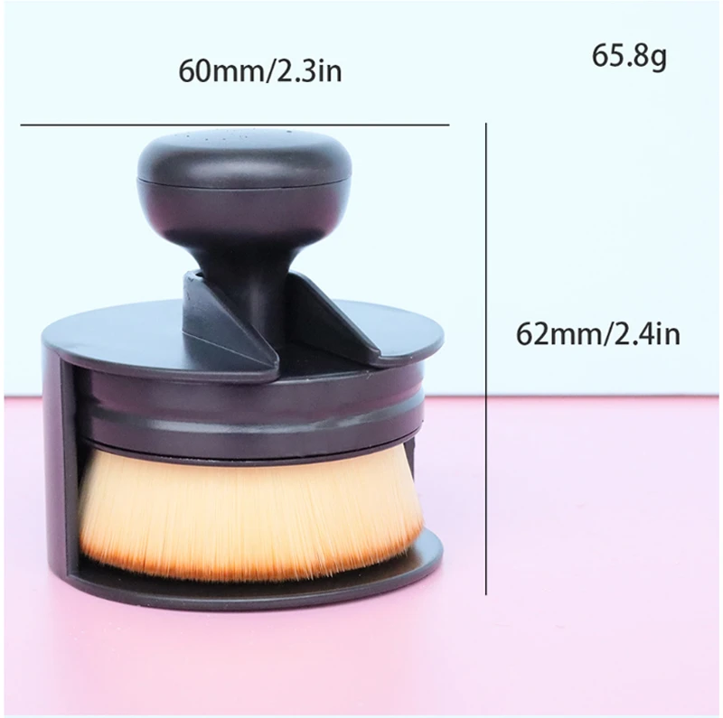 Foundation brush with storage case